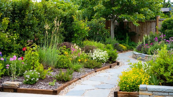 Comment aménager votre jardin pour un espace extérieur harmonieux et fonctionnel